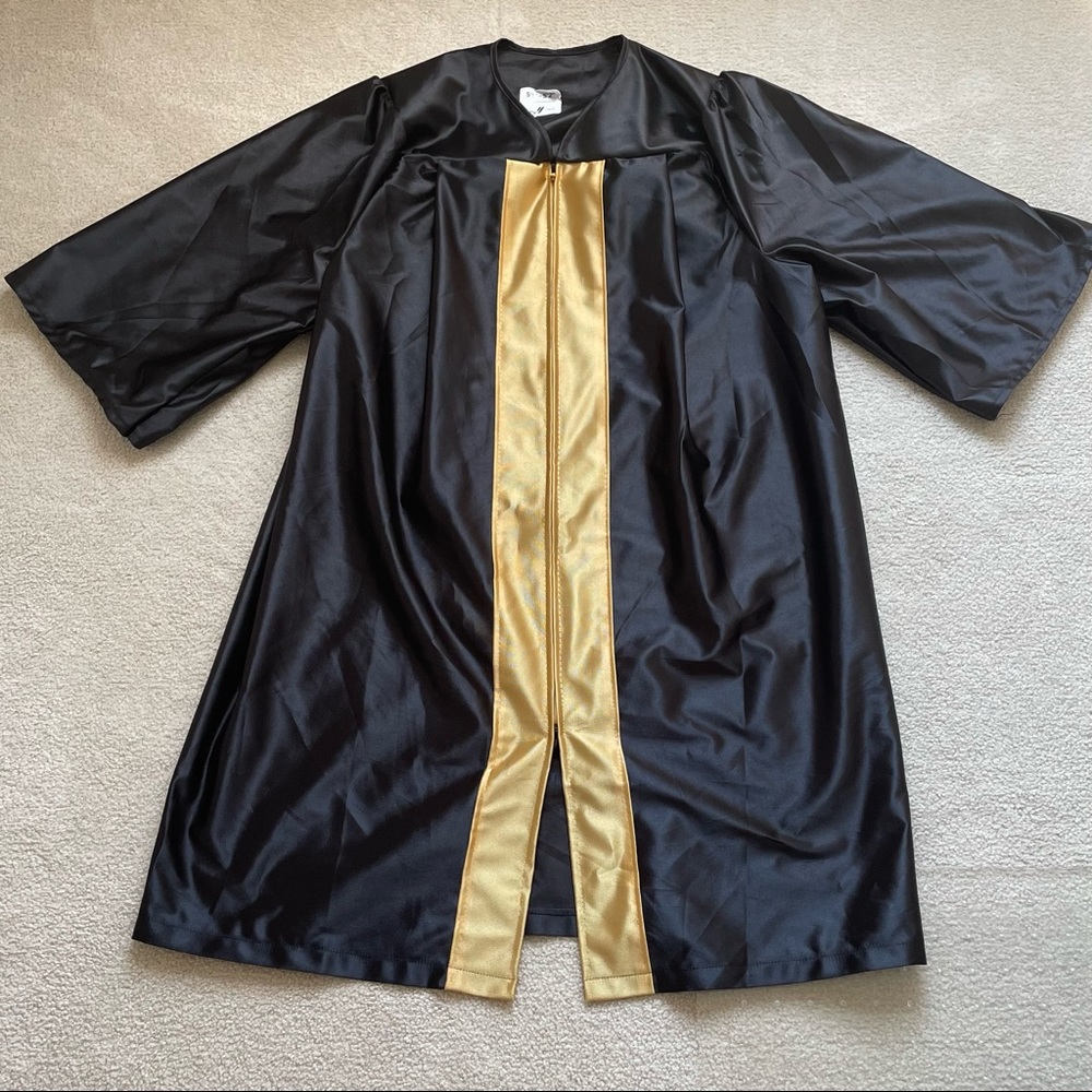 Graduation gown